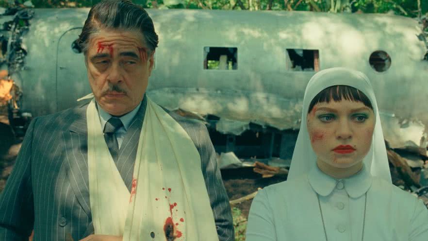 Benicio Del Toro como Zsa-Zsa Korda & Mia Threapleton como Liesl em The Phoenician Scheme - Divulgação Youtube/Focus Features