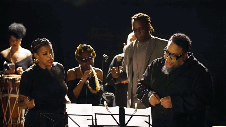 Thalma de Freitas, Áurea Martins, Marcelinho Moreira e BNegão participam da regravação de Native Brazilian Music (Foto: Renato Carlos)
