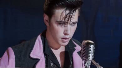 Austin Butler como Elvis (Foto: Reprodução/Warner Bros.)